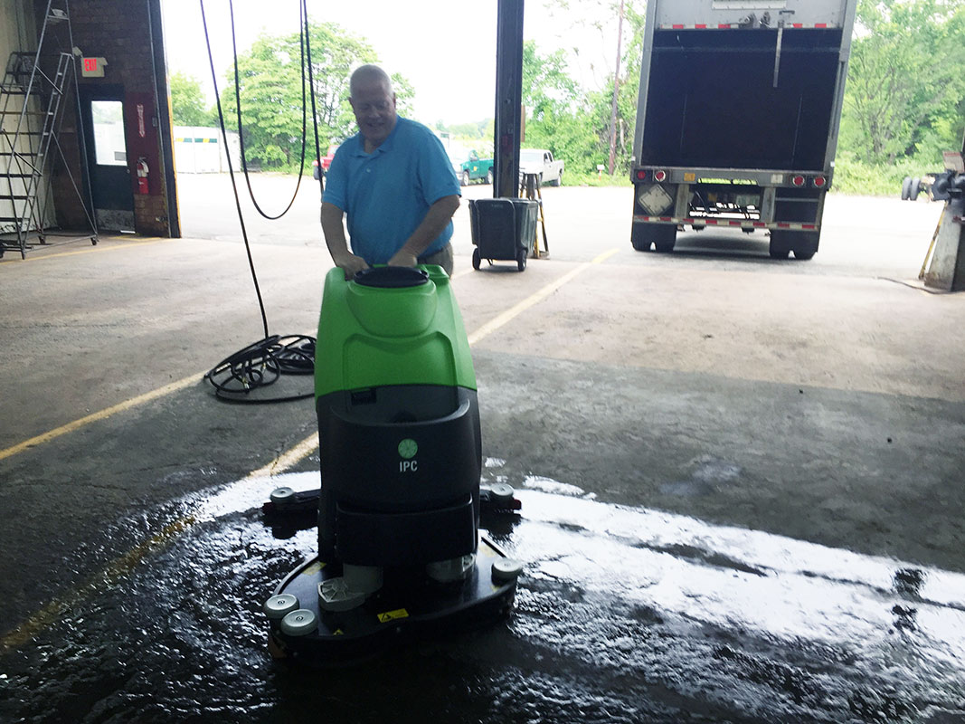 The CT70 Rider scrubber is designed to work on small and medium surfaces easier and faster. It has all the advantages and the maneuverability of a walk behind machine, with the performance and comfort of a ride-on.